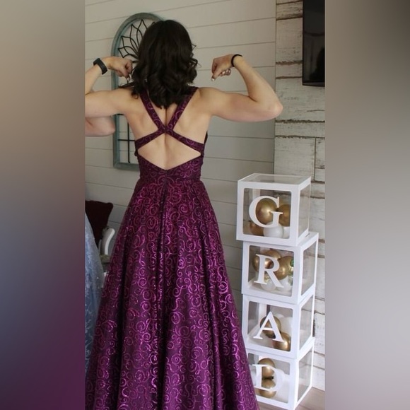 Prom dress - Picture 4 of 5